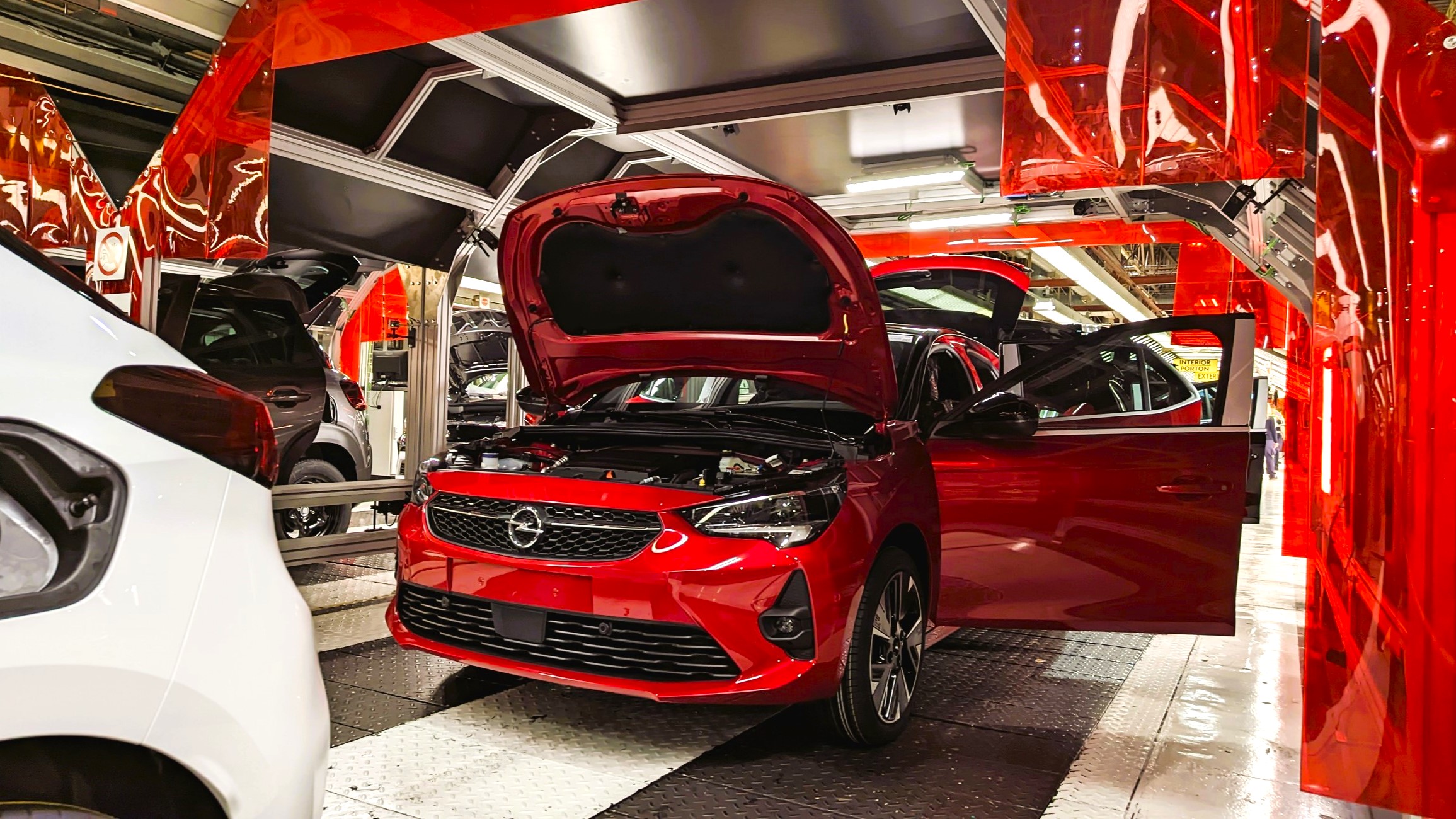 Proceso de fabricación del Opel Corsa en la planta del Grupo Stellantis en Figueruelas, Zaragoza.