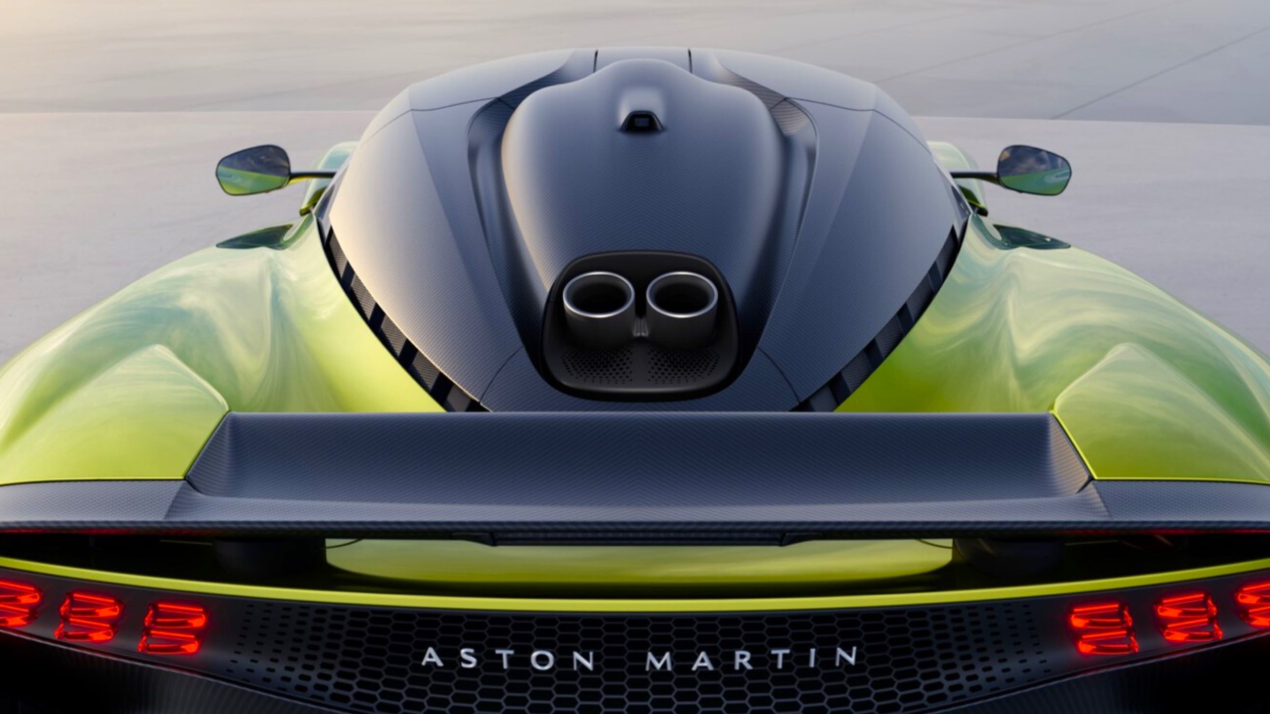 Sólo se fabricarán 999 unidades de este super coche híbrido enchufable de Aston Martin.