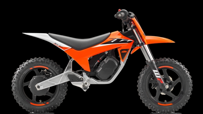 KTM SX-E2 (2.875 €).