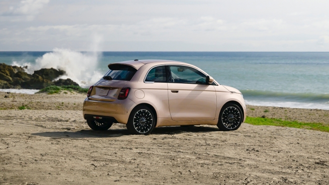 FIAT 500e Trasera