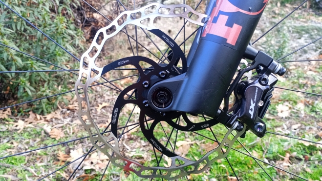 Los frenos Shimano XT de 4 pistones tienen un rendimiento intachable.