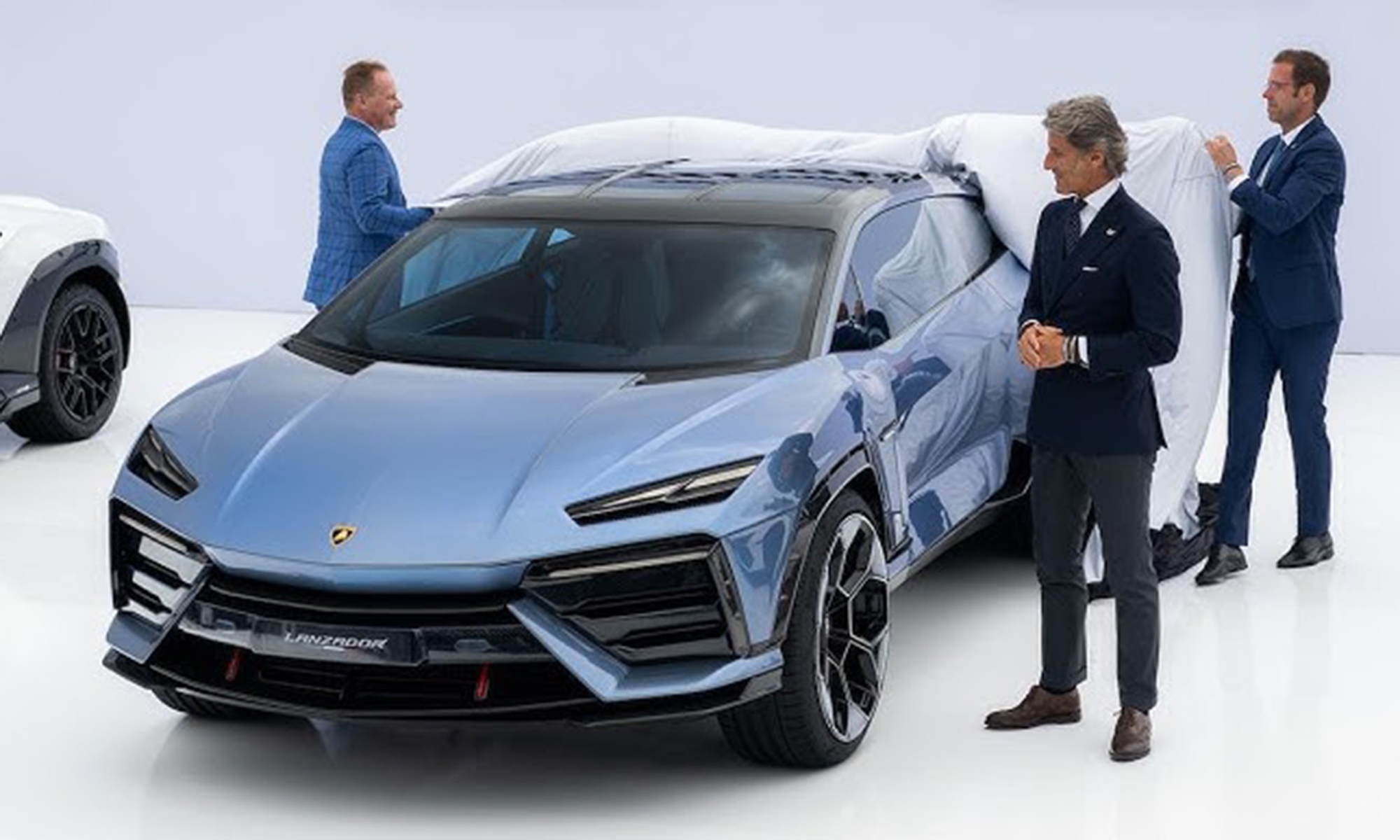 El  CEO de Lamborghini habla sobre la llegada de su primer coche eléctrico.