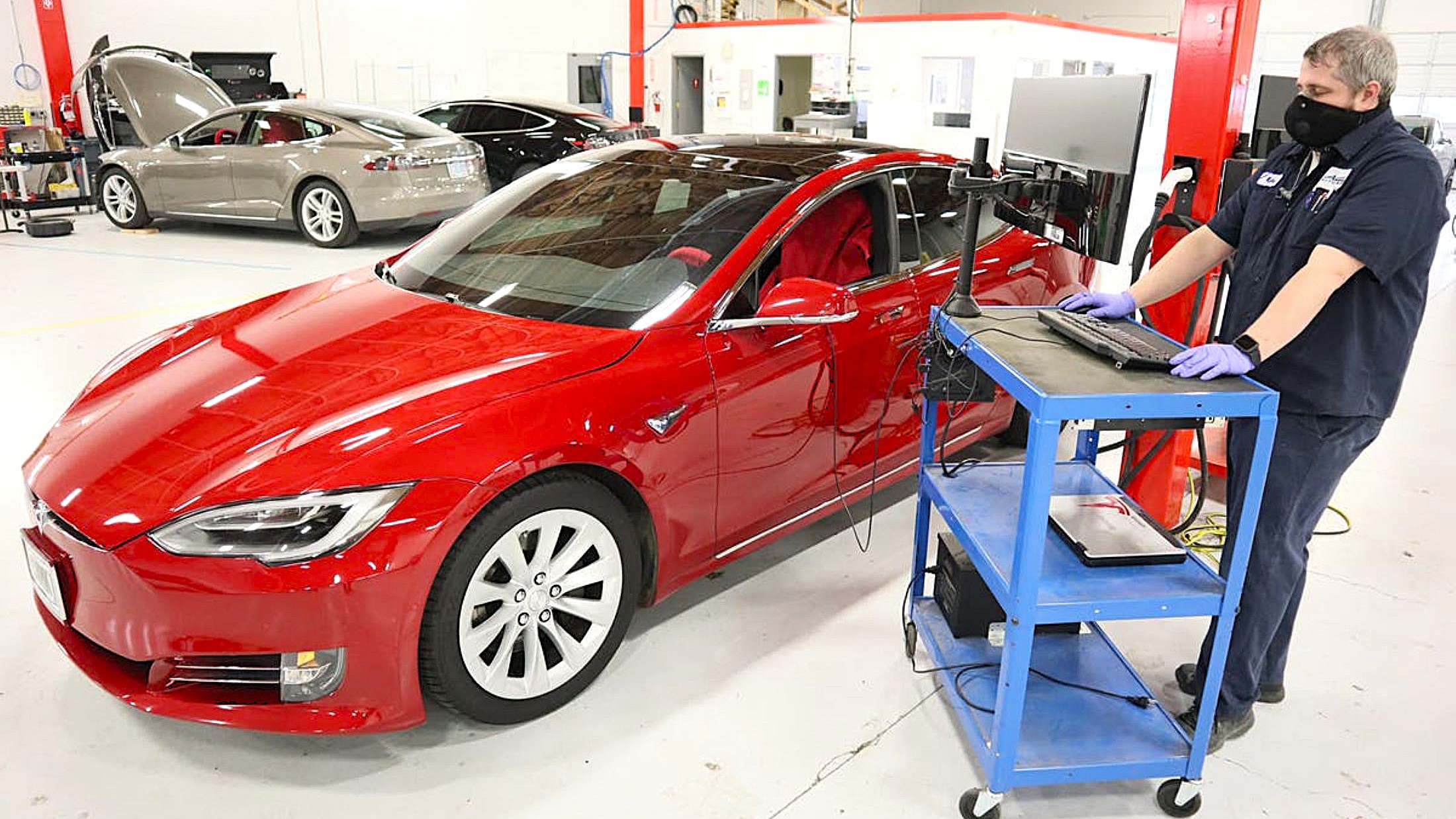 Los elementos más caros de un coche eléctrico, las baterías, son las que menos averías sufren. 