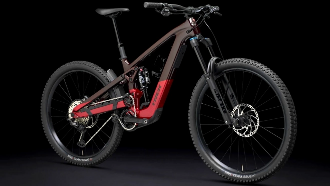 La Trek Slash+ tiene una configuración 'mullet' en las ruedas.