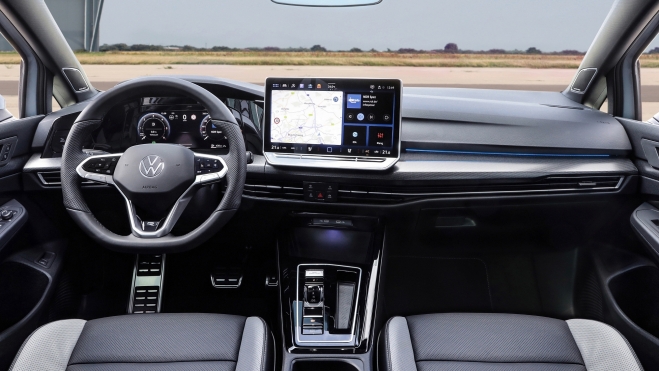 Volkswagen Golf eHybrid 2024 Interior