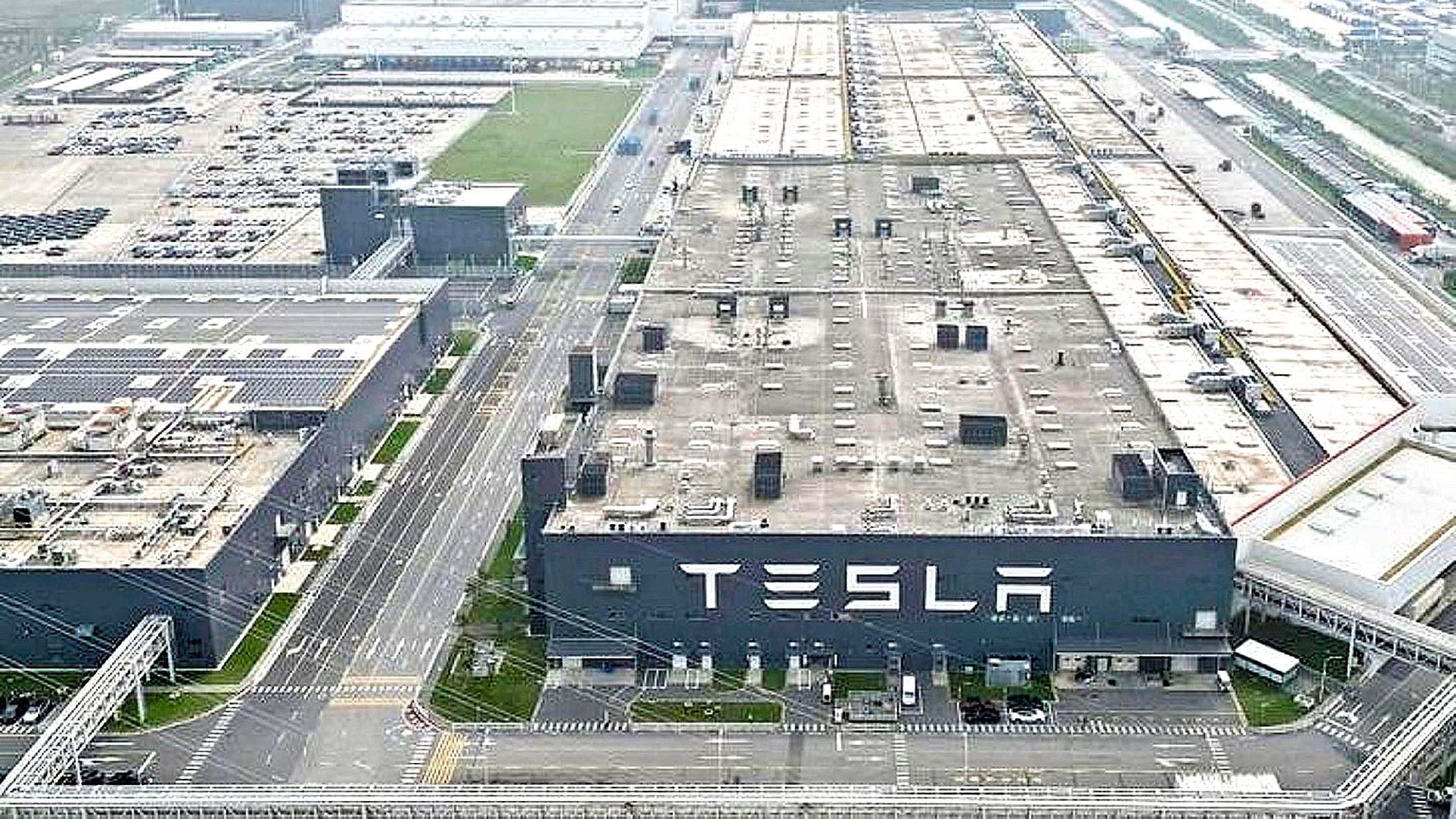 La nueva gigafactoría de baterías de Tesla comenzará a producir baterías en masa a lo largo del primer trimestre de 2025.