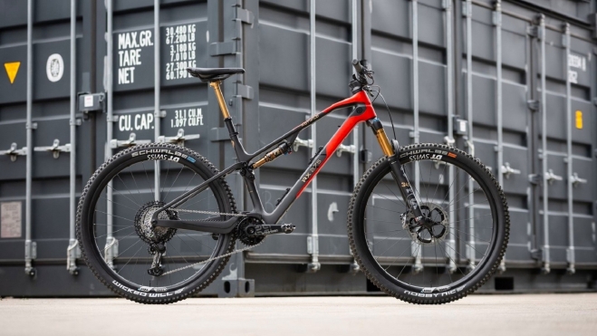 La Rotwild R.X275 Ultra es una bicicleta 'Trail' de concepción 'light'.