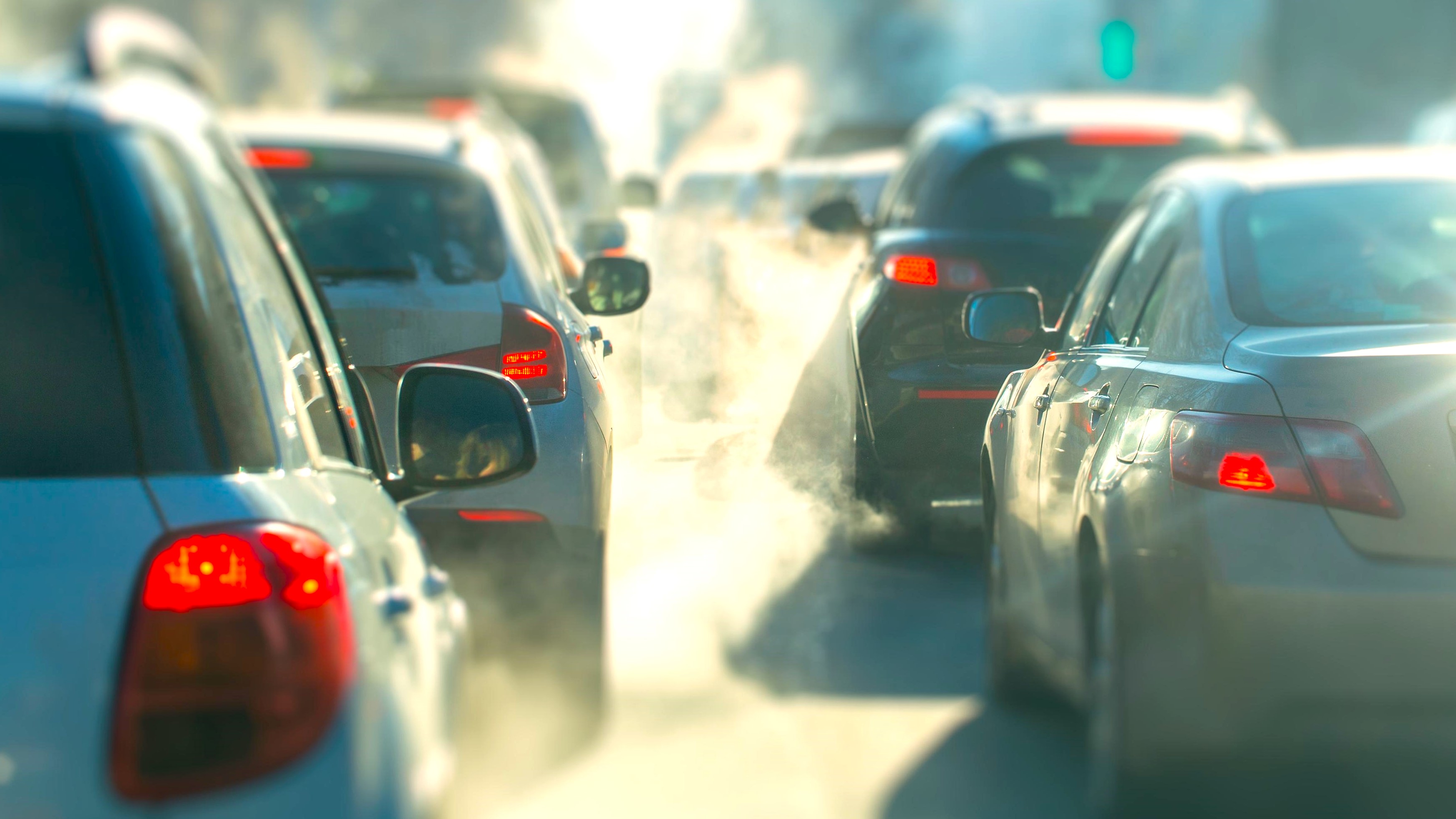 Los fabricantes de coches térmicos quieren evitar las sanciones de la UE a toda costa, incluso si para ello han de comprar 'créditos' a las empresas de coches eléctricos.