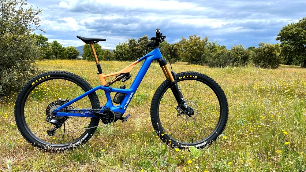 Orbea Rise LT M-Team probada por Híbridos y Eléctricos.