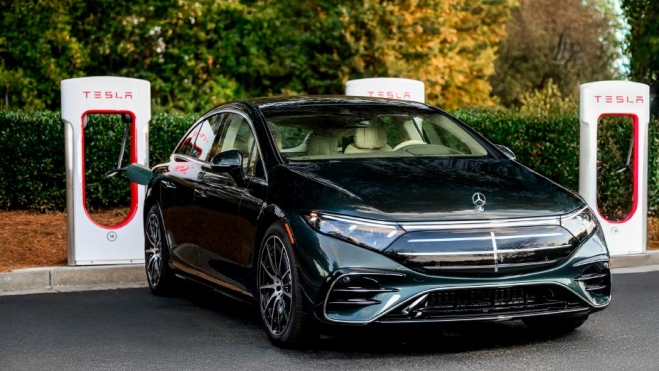 Mercedes Benz usara red Tesla en USA (1)