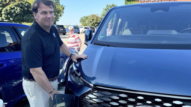 jim farley ceo Ford 