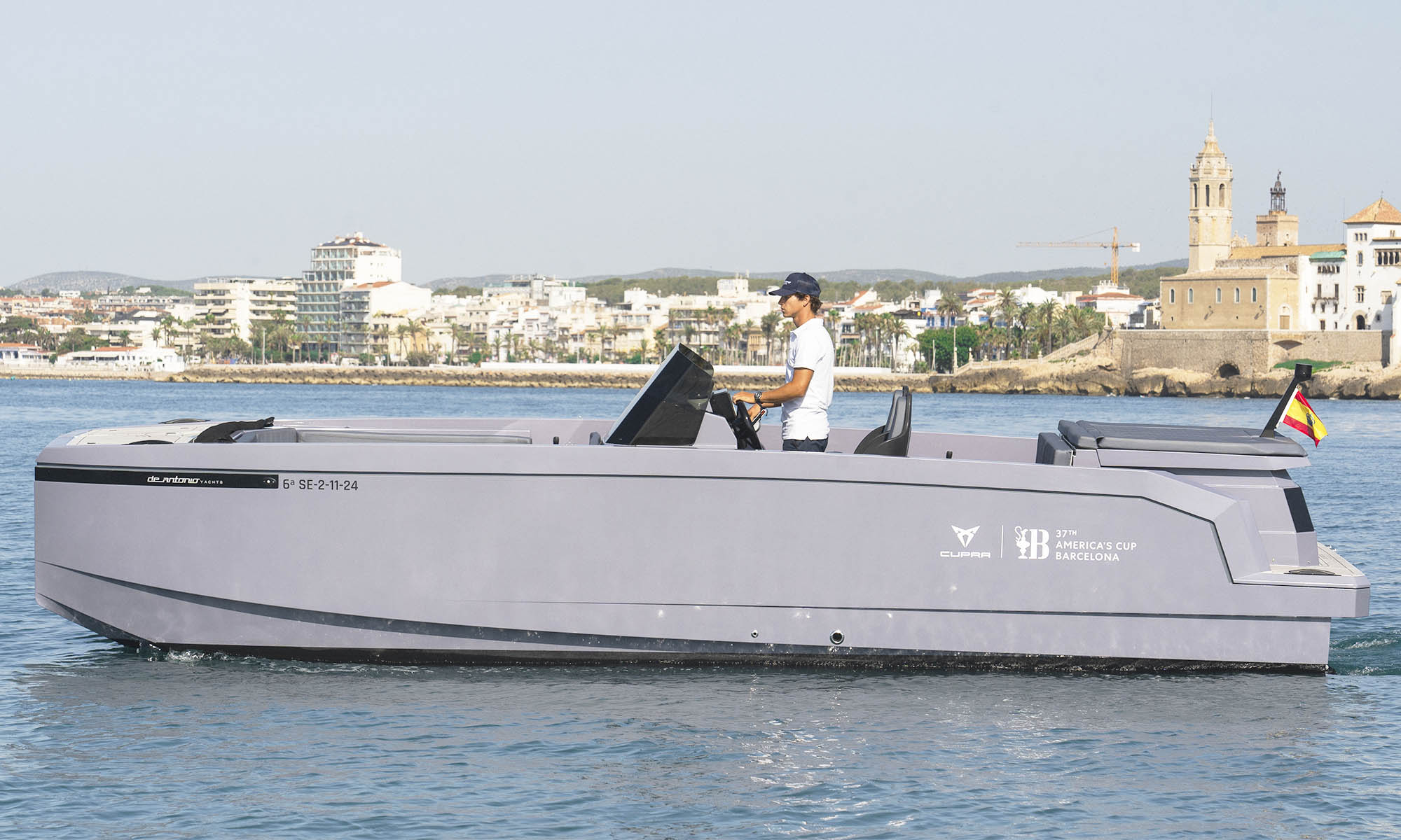 catamaran electrico e23 De Antonio Yachts 1