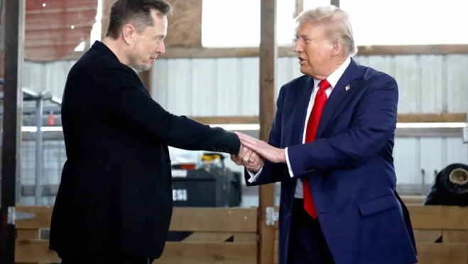 patada culo coches electricos tesla elon musk donald trump 2