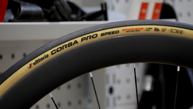 La gama Corsa se beneficia de la nueva serie Wide Rim.