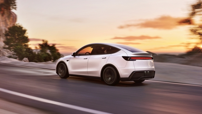 Tesla Model Y 2025 Trasera