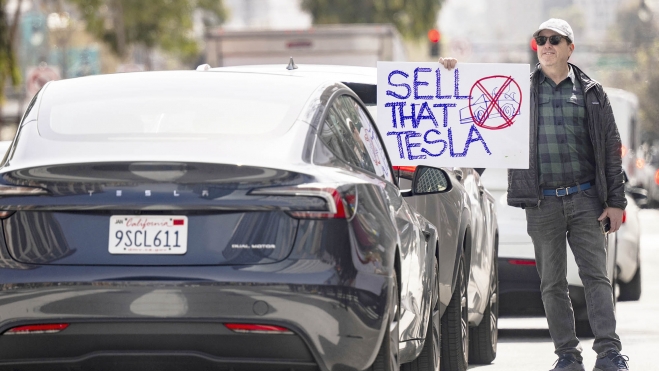 elon musk vandalismo coches electricos tesla 2